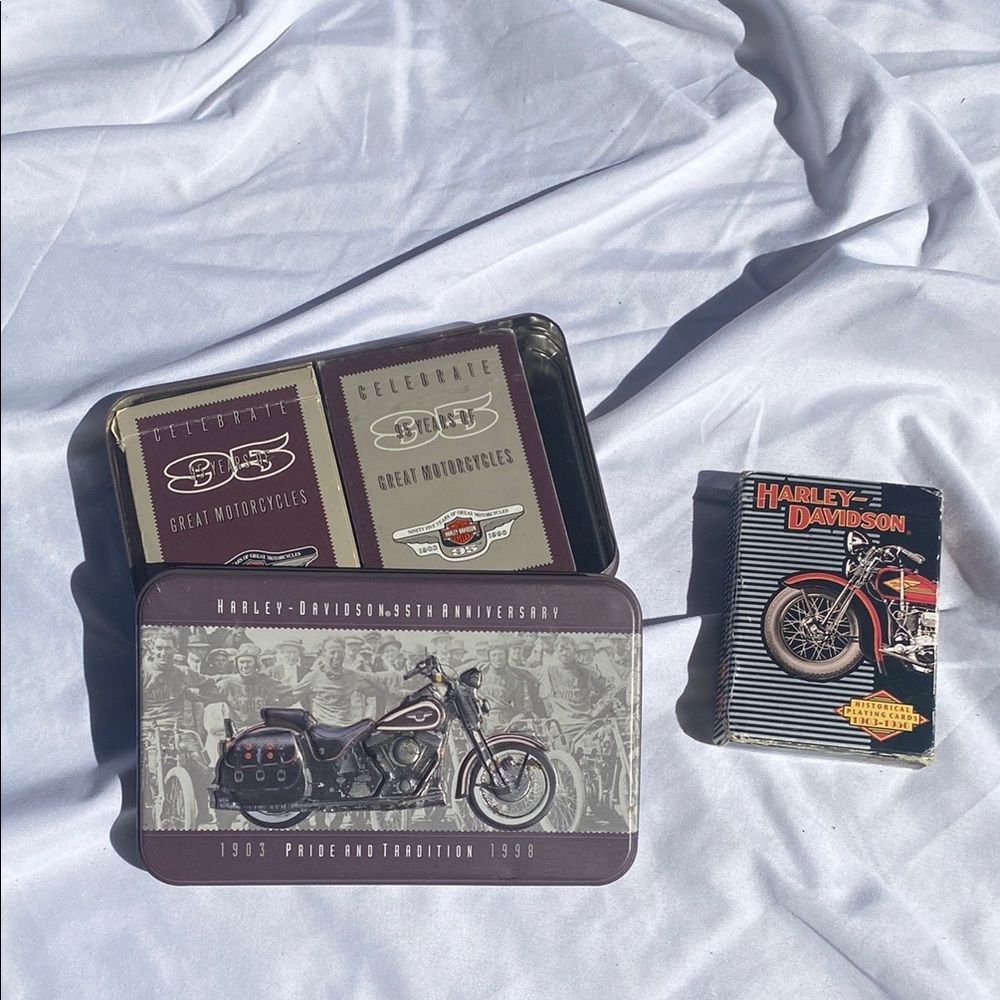 NOS 90s Harley-Davidson Playint Cards and Collectible Tin Set